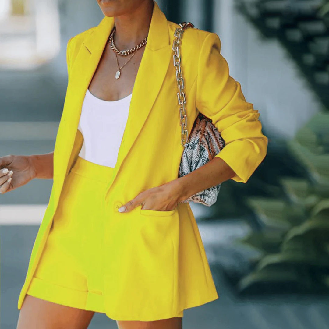 KATRIN - Elegancki zestaw marynarki i szortów dla niepowtarzalnego stylu mody