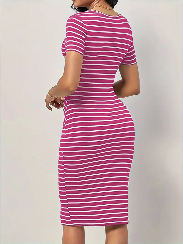 Elegancka damska sukienka bodycon ze stylowym wzorem w paski, krótkimi rękawami, okrągłym dekoltem i dopasowanym krojem do kolan