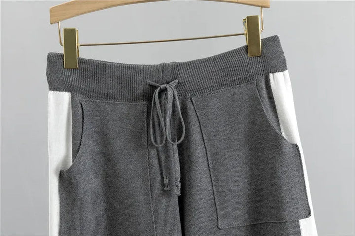 Ciepły i wygodny 2-częściowy zestaw damski CozyKnits zapewnia stylowy zimowy wygląd