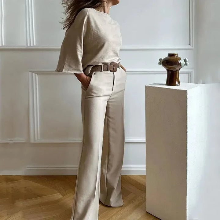 Elegancki 2-częściowy zestaw ze stylowym topem Batwing i wygodnymi spodniami z szeroką nogawką z wysokim stanem
