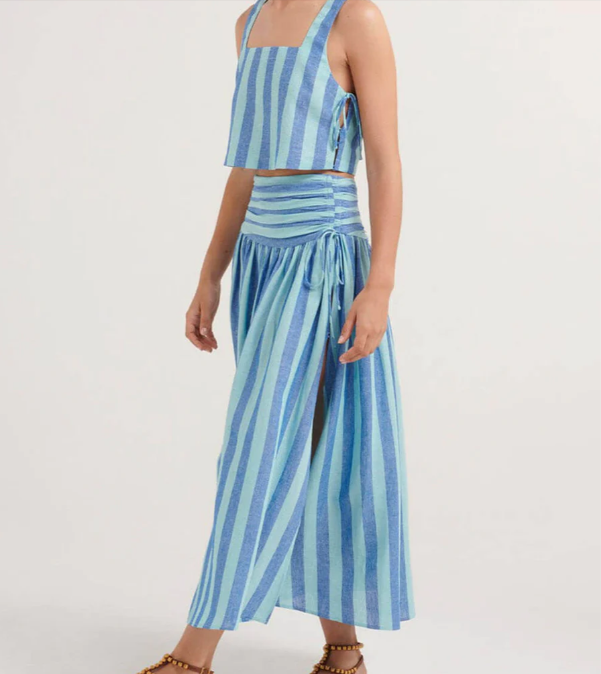 Dwuczęściowy komplet damski - top bez mankietów i sukienka midi z prześwitami - Wygodny i elegancki