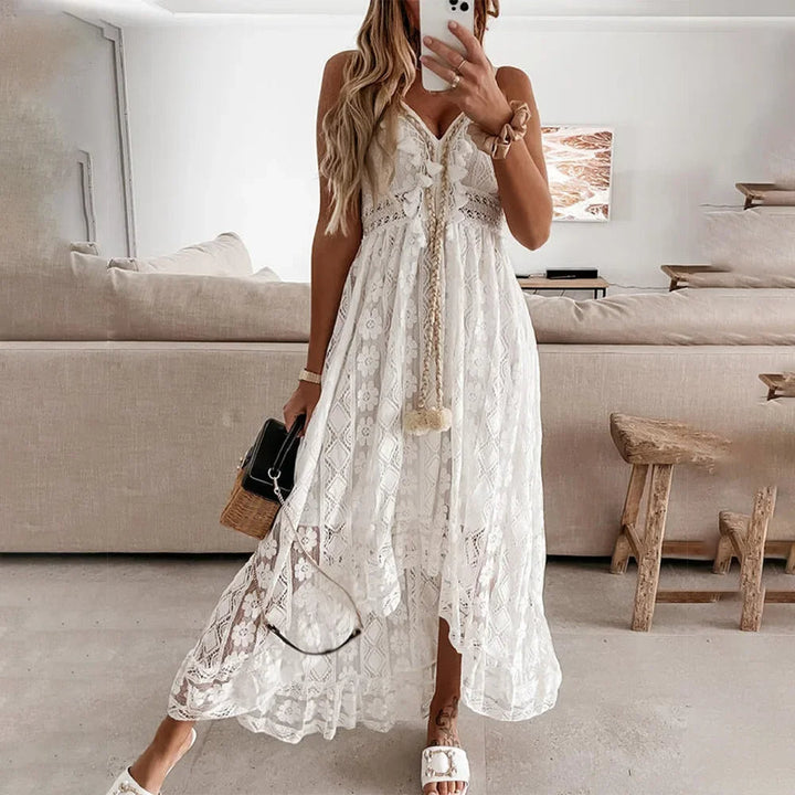 Maeva - Stylowa koronkowa sukienka boho z ozdobnymi frędzlami