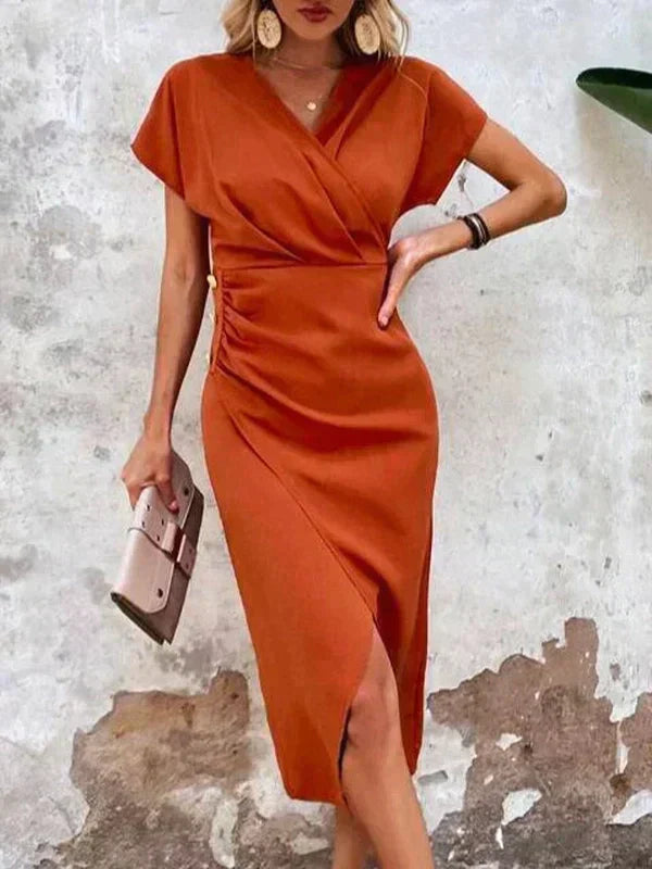 Stylowa długa sukienka maxi z dekoltem w szpic i eleganckim rozcięciem