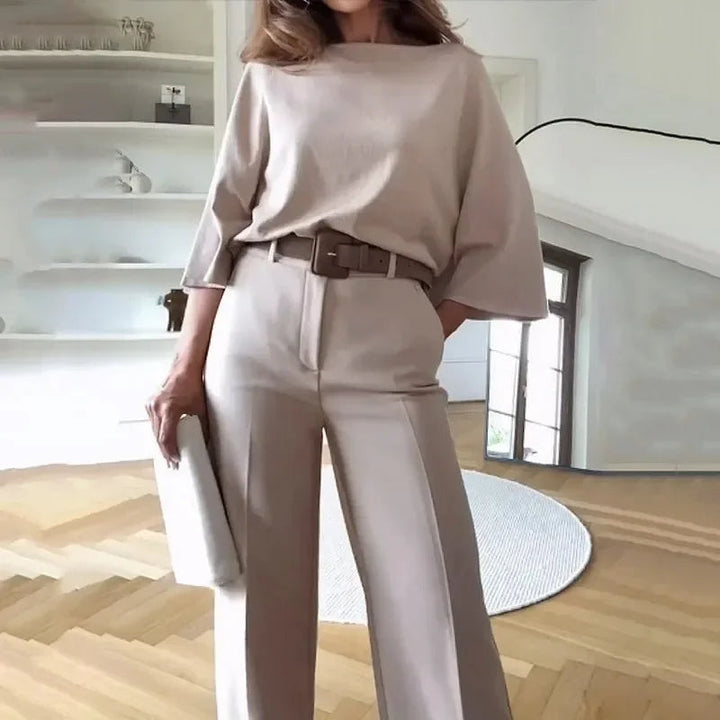 Elegancki 2-częściowy zestaw ze stylowym topem Batwing i wygodnymi spodniami z szeroką nogawką z wysokim stanem
