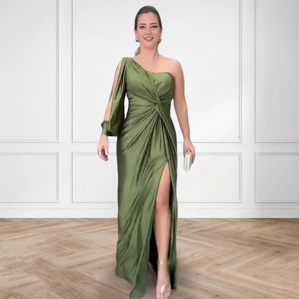 Virelle - Elegancka sukienka wieczorowa z detalami na ramionach dla kobiet
