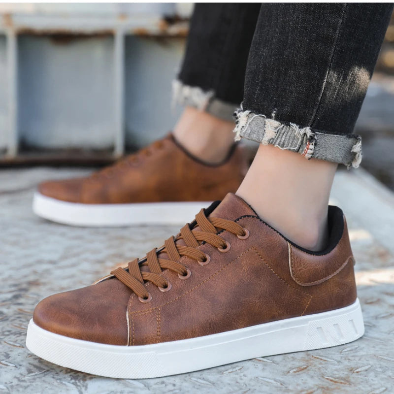 Stylowe buty męskie z efektowną, grubą podeszwą zapewniającą modny wygląd