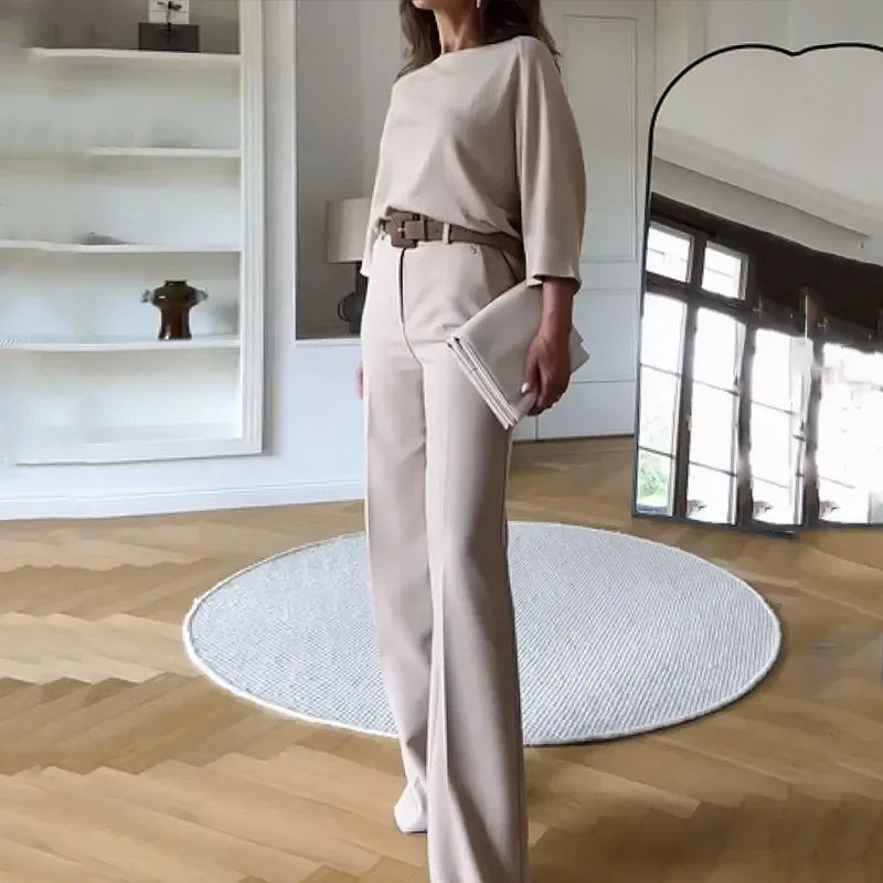 Elegancki 2-częściowy zestaw ze stylowym topem Batwing i wygodnymi spodniami z szeroką nogawką z wysokim stanem