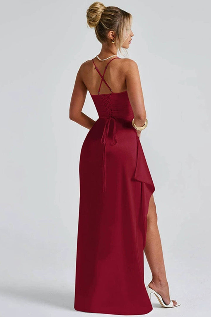 Stylowa, elegancka sukienka maxi z rozkloszowanymi ramiączkami i wysokim rozcięciem