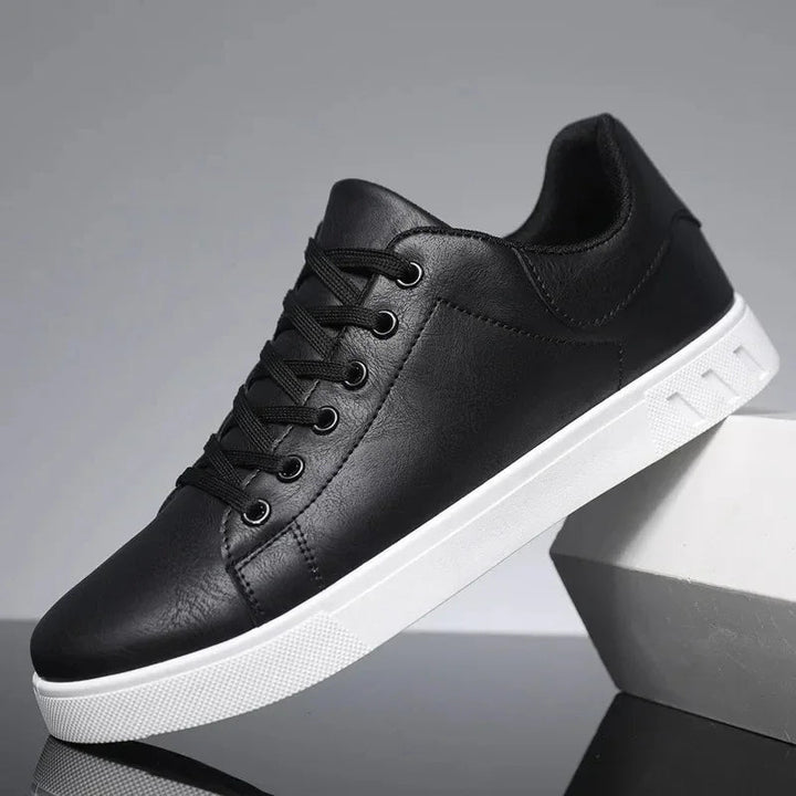 Stylowe buty męskie z efektowną, grubą podeszwą zapewniającą modny wygląd