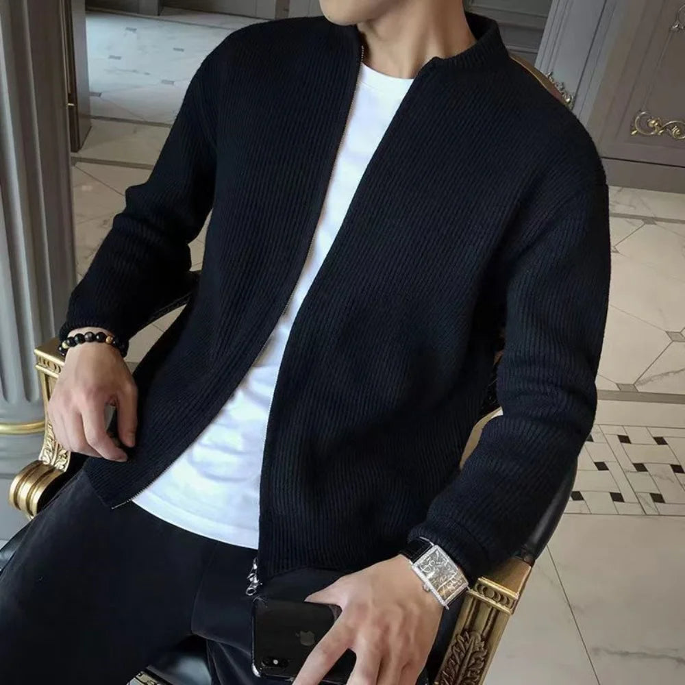 Stylowy męski kardigan z dzianiny z wygodnym zamkiem błyskawicznym zapewniający elegancki wygląd