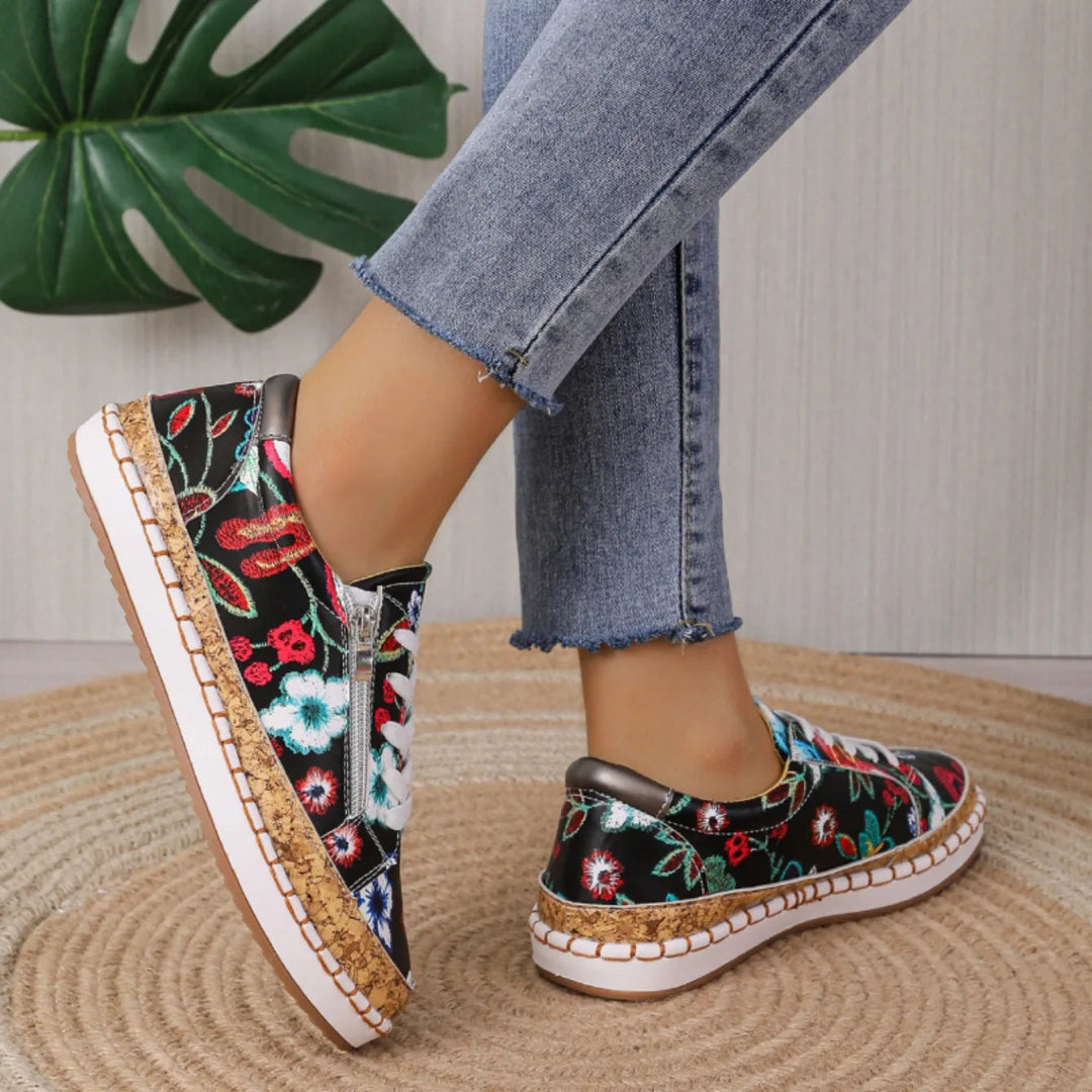 BloomStep - Stylowe koronkowe buty damskie z kwiatowym nadrukiem