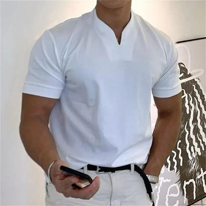T-Shirt męski z dekoltem w szpic, mankiety na bokach, wąski fason, idealny do swobodnych stylizacji