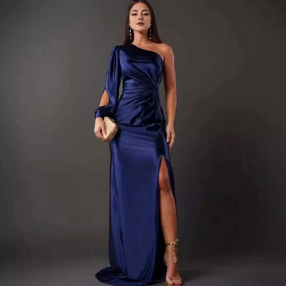 Virelle - Elegancka sukienka wieczorowa z detalami na ramionach dla kobiet
