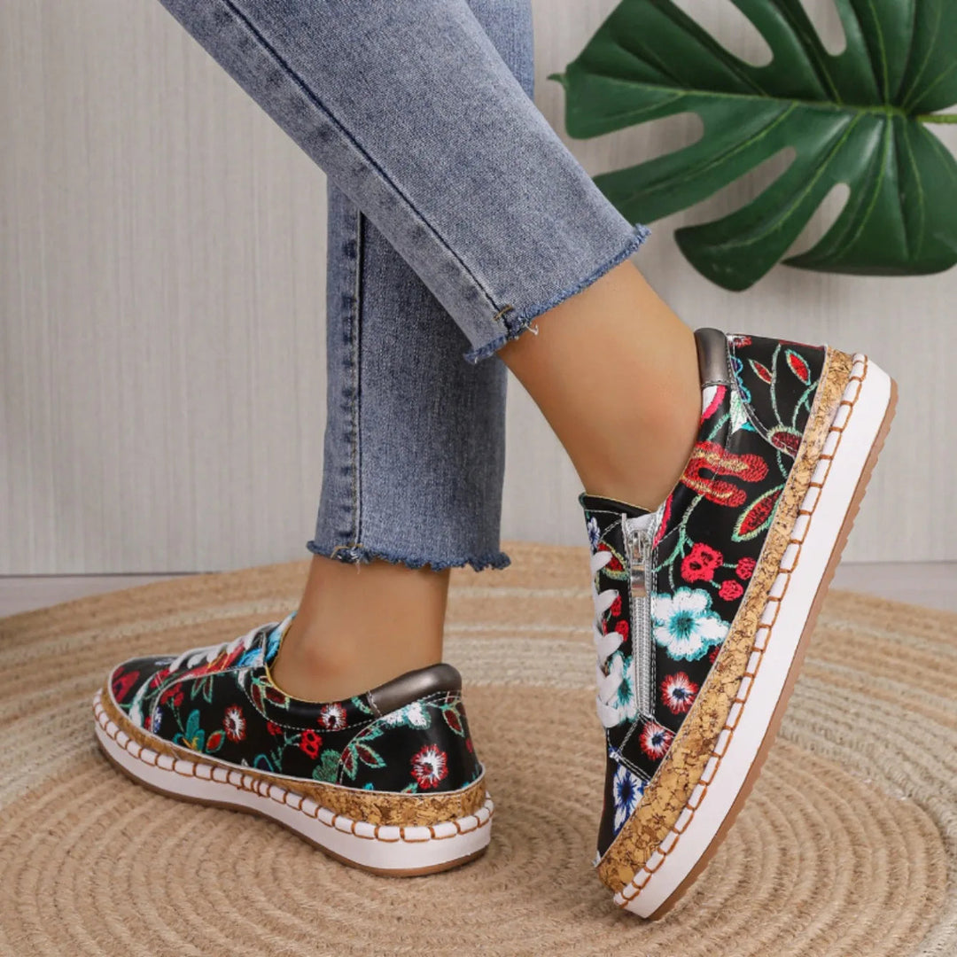 BloomStep - Stylowe koronkowe buty damskie z kwiatowym nadrukiem
