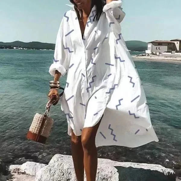 Damska koszulowa sukienka oversize - luźny krój z długim rękawem i guzikami - lekki strój na co dzień