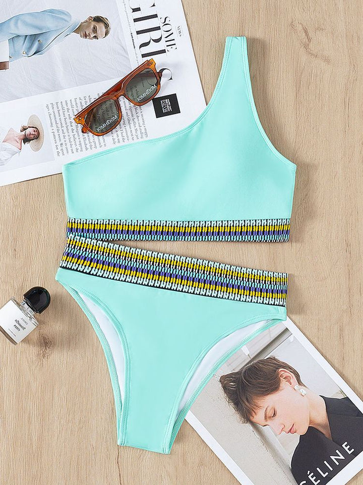 Komplet bikini dla kobiet z eleganckim i modnym paskiem