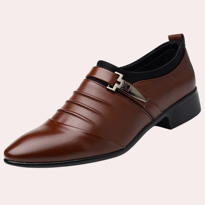 Eleganckie buty męskie: połączenie profesjonalnego stylu z casualowym wyrafinowaniem