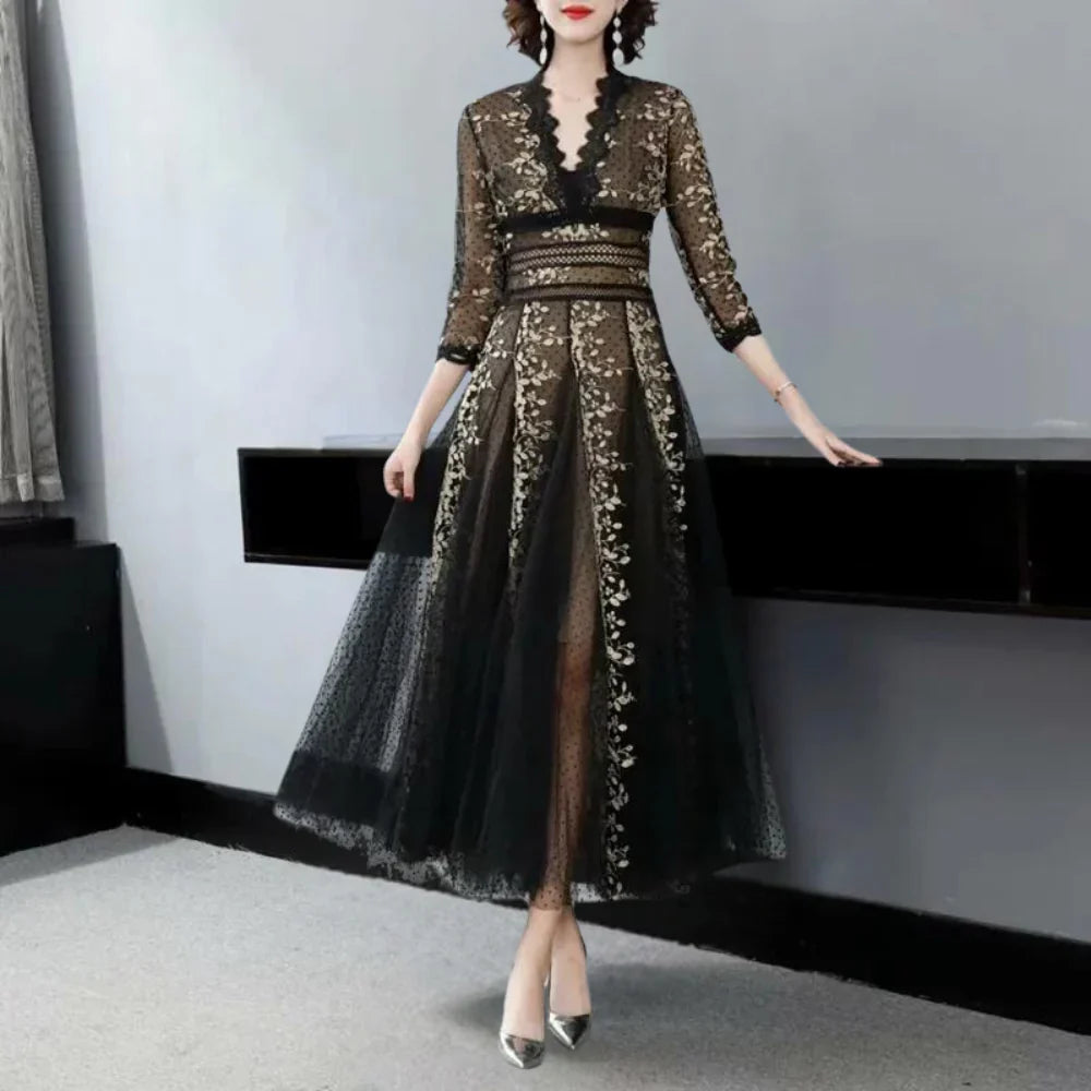 Evelina - Elegancka sukienka maxi w stylu vintage z pięknym haftem