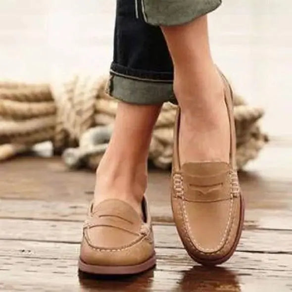 Damskie loafersy penny – klasyczne półbuty do pracy i na co dzień