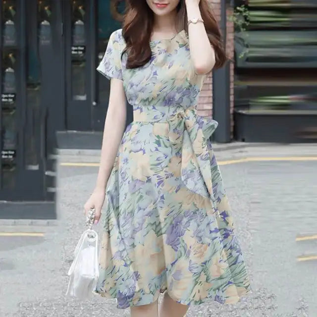 Elegantes Damen-Fit-and-Flare-Kleid ausleichtem Stoff - Kurze Ärmel - Rundhalsausschnitt - Taillengürtel