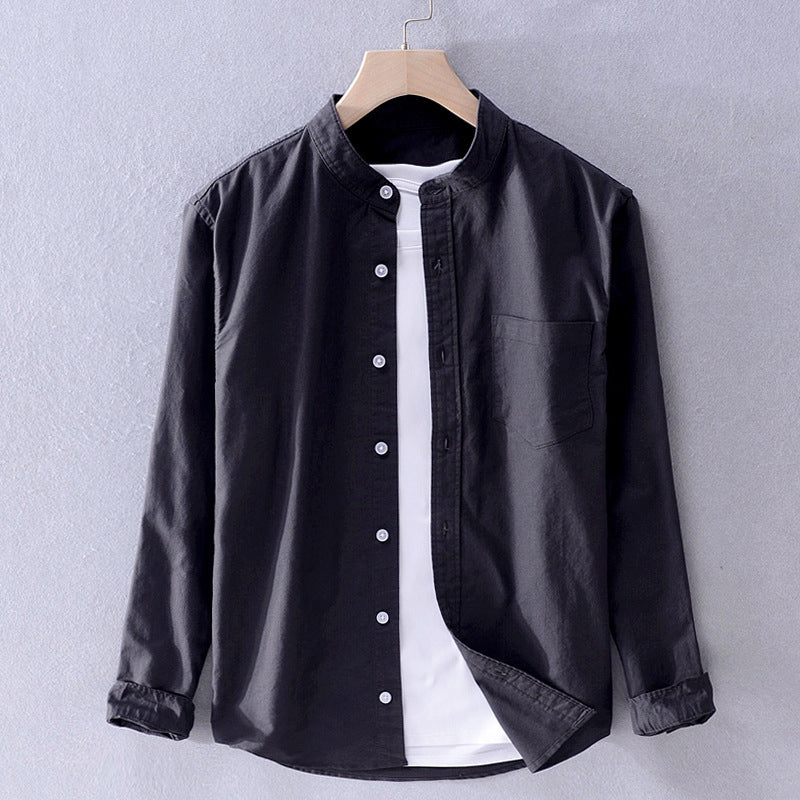 Camicia maschile a maniche lunghe con bottoni elegante e comoda