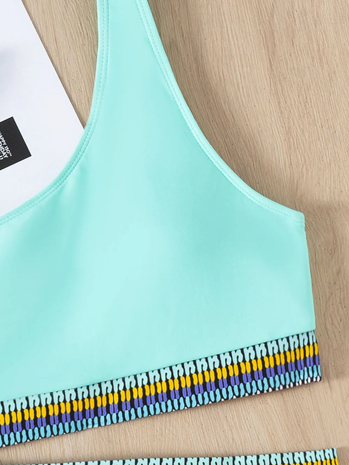 Komplet bikini dla kobiet z eleganckim i modnym paskiem