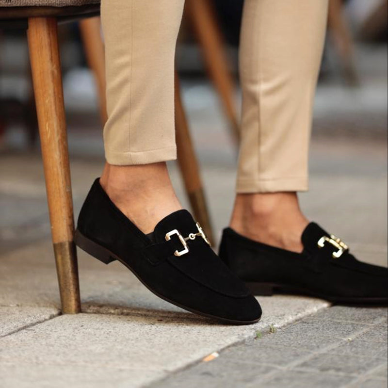 Loafersy męskie zamszowe z metalową klamrą – wsuwane półbuty