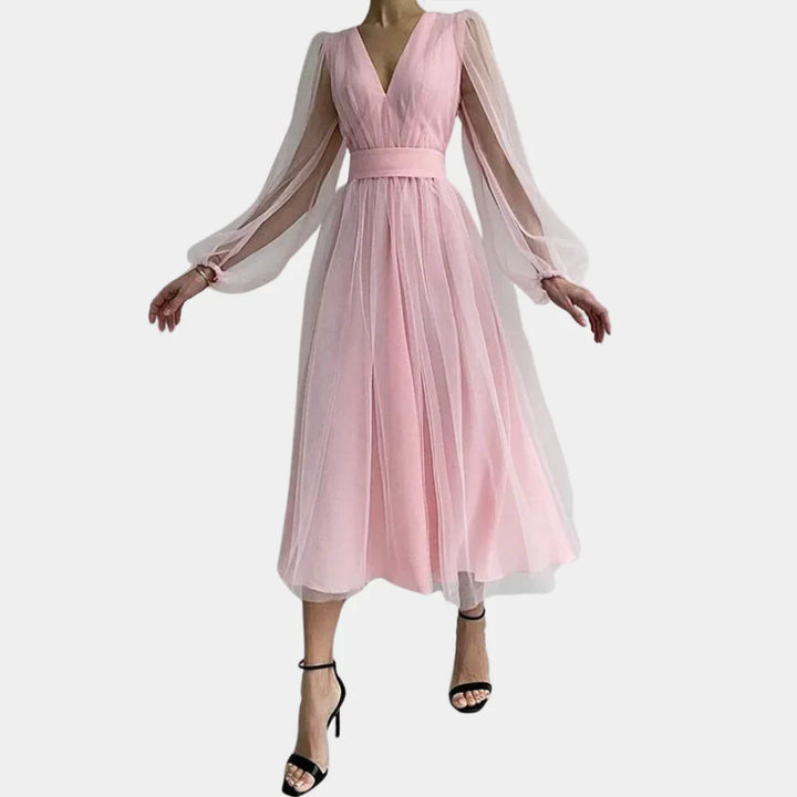 Elegancka sukienka midi w stylu vintage z koronkowymi detalami
