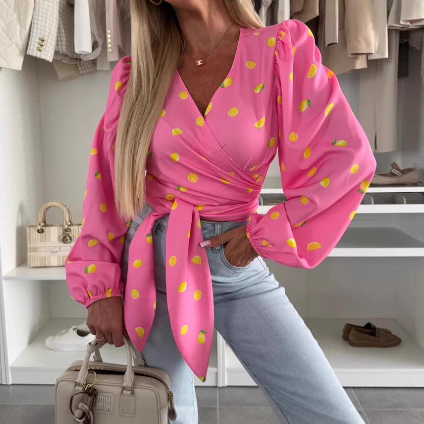 Topy damskie z dekoltem w szpic - dekolt w szpic - dekolt w szpic - mankiety na ramiączkach - kroje coupe - nadruki w eleganckim stylu