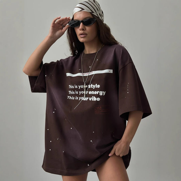 T-shirt damski oversize z bawełny melanżowej z grafiką vintage - style décontracté