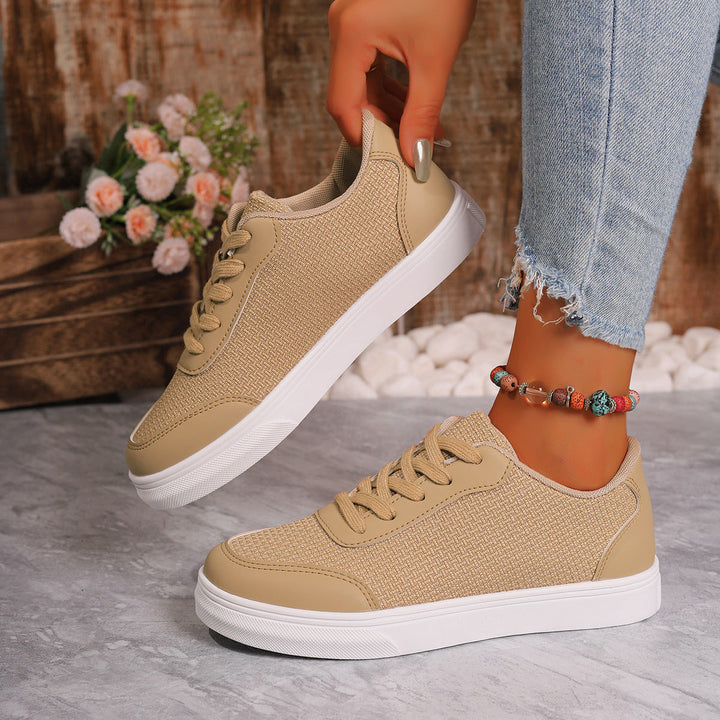 Oddychające sneakersy damskie z siateczki ze sznurowaniem i amortyzowaną podeszwą do wygodnego noszenia na co dzień