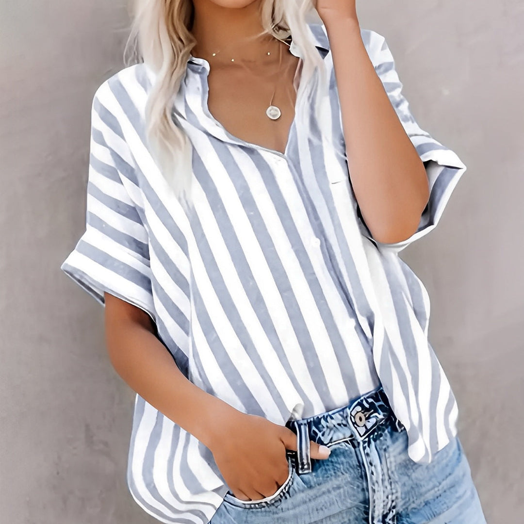 Camisa de manga corta para mujer - corte relajado y a rayas con botones frontales