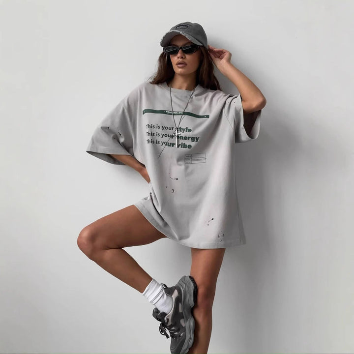 T-shirt damski oversize z bawełny melanżowej z grafiką vintage - style décontracté
