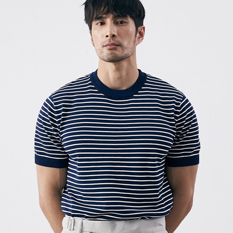 Męska koszulka z dzianiny Slim Fit w stylowe poziome paski i prążkowane mankiety - wygodna mieszanka bawełny