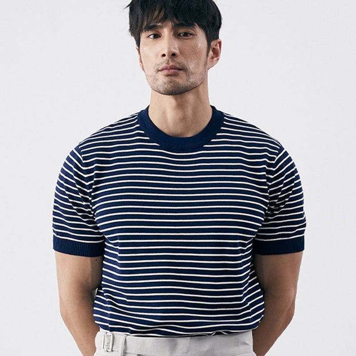 Męska koszulka z dzianiny Slim Fit w stylowe poziome paski i prążkowane mankiety - wygodna mieszanka bawełny