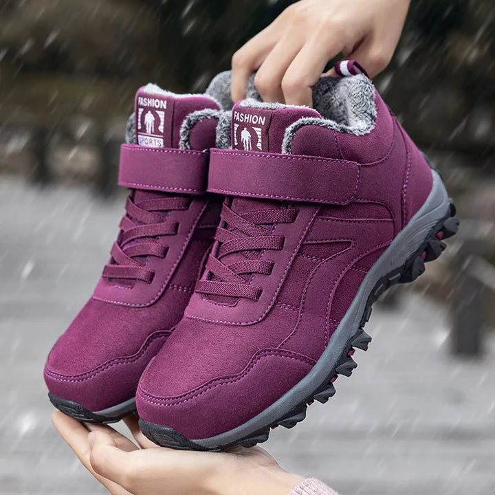 Sneakersy damskie na zimę z podeszwą z futerka, zapewniające komfort i wygodę.