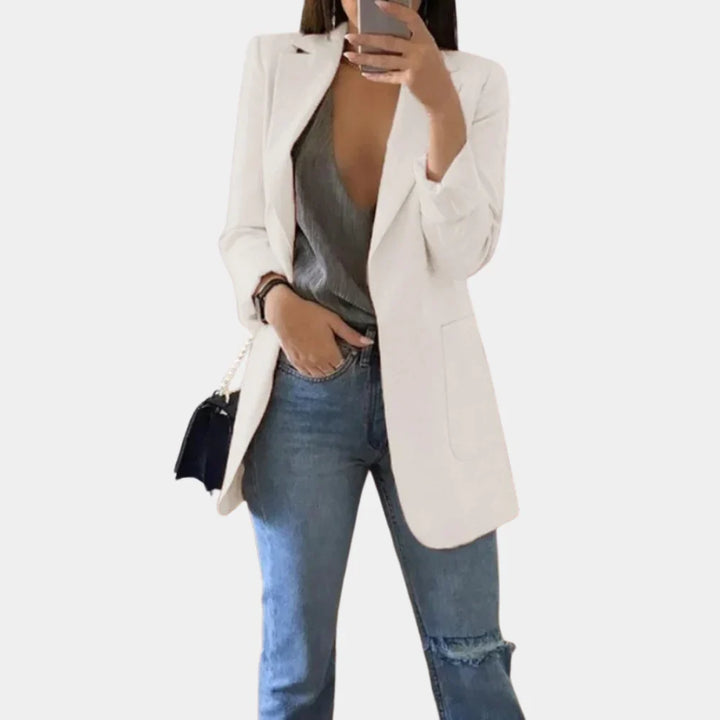 Nova - Elegancka damska marynarka o kroju slim fit zapewniająca stylowy wygląd