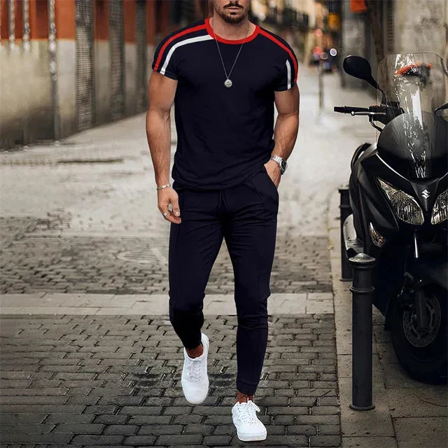 Zestaw dwóch rzeczy dla mężczyzn: t-shirt z długimi rękawami i spodnie z paskiem w atrakcyjnym kolorze
