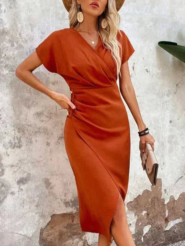 Stylowa długa sukienka maxi z dekoltem w szpic i eleganckim rozcięciem