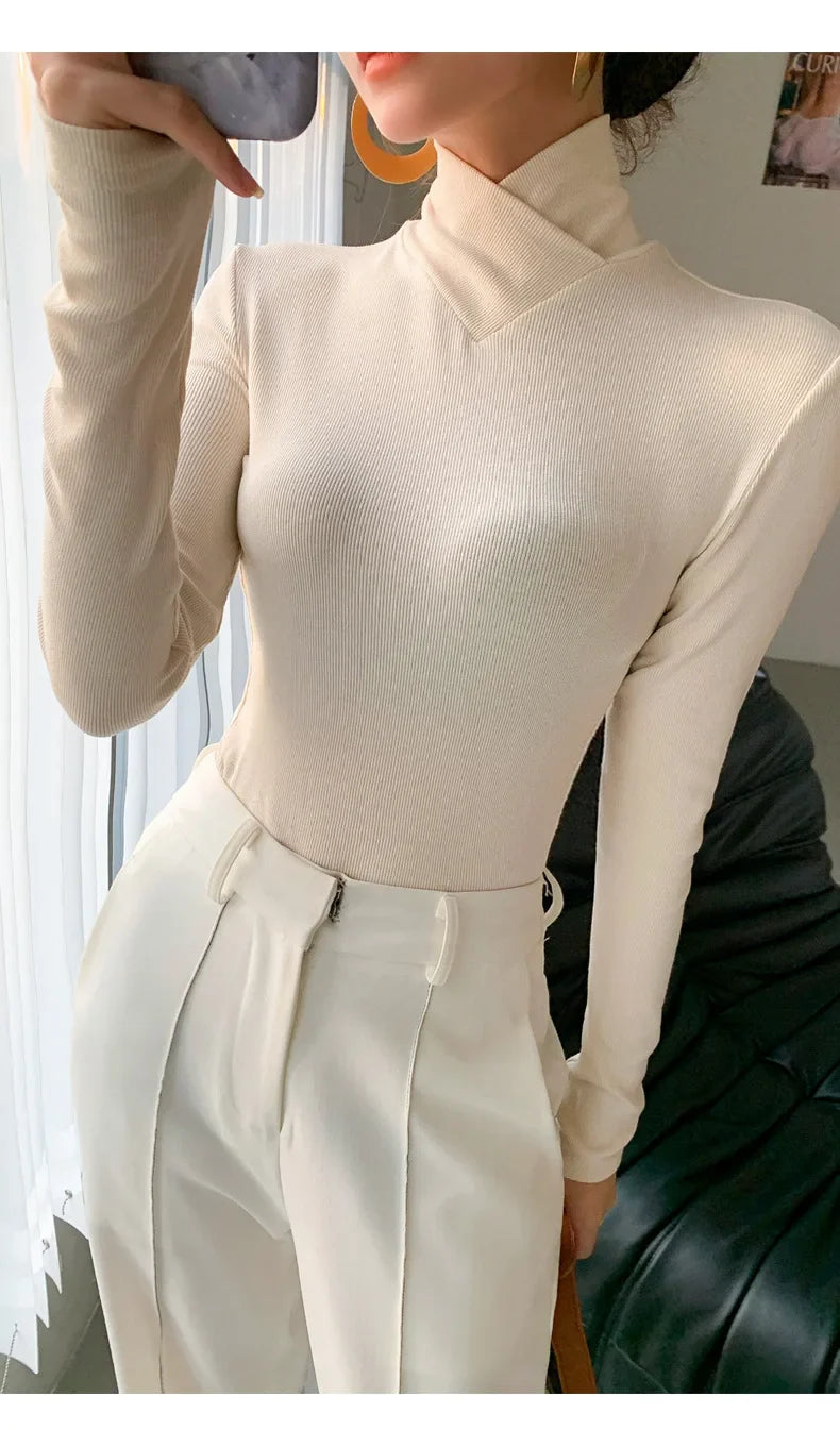 블랙 롱슬리브 터틀넥 여성 탑