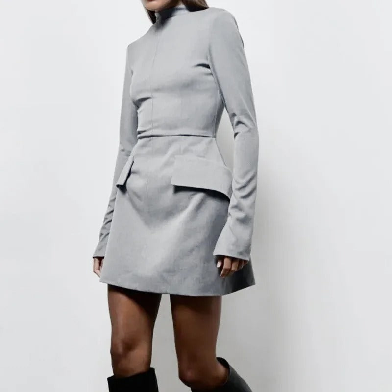 Sofisticé et Confortable Robe Mini Fitted pour Femmes - Col Haut Élégant - Manches Longues - Détail Structuré sur les Hanches