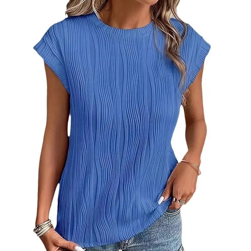 Bluzka damska z krótkimi rękawami - Zdobiony dekolt - Elegancka, plisowana faktura - T-shirt z dekoltem w szpic