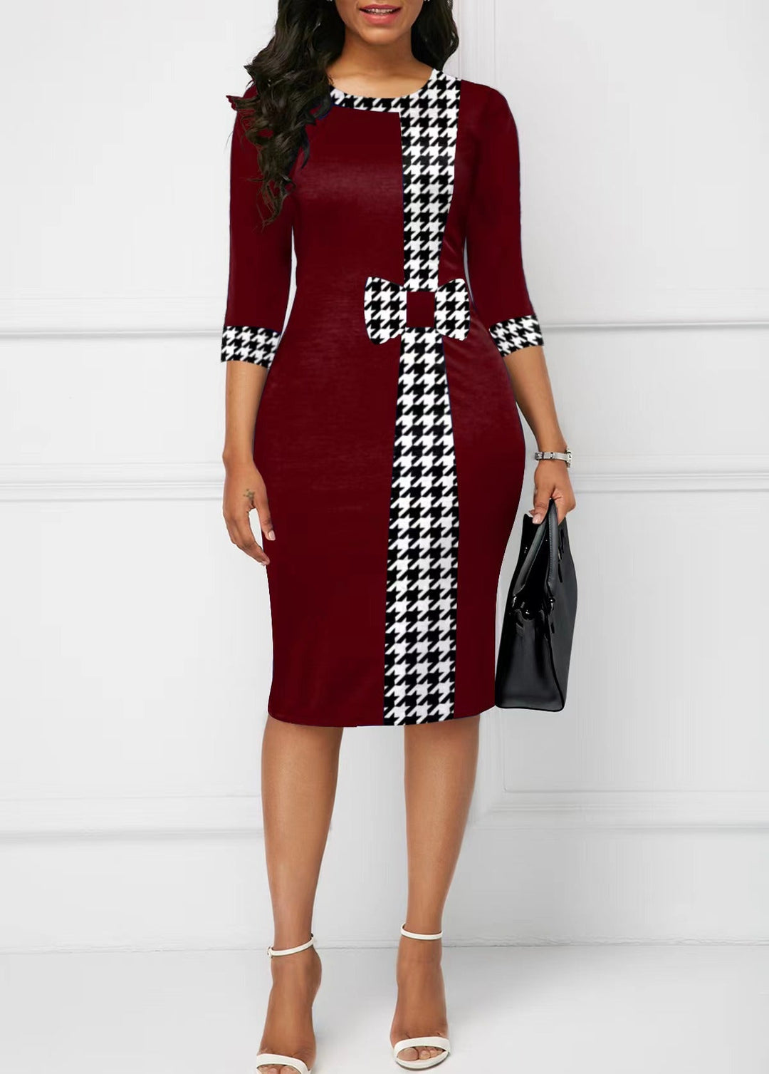Chic Damen-Kleid mit hüftumspielendem Puzzle-Muster und Dreiviertel-Ärmeln